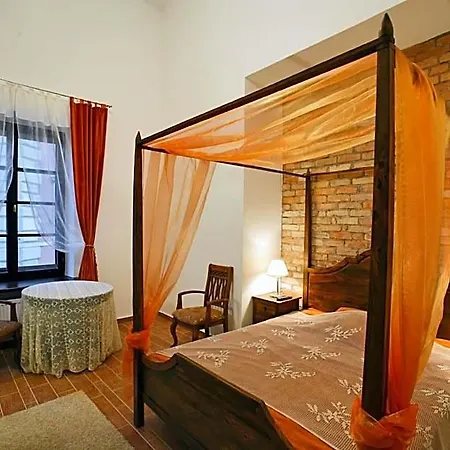 Castle 3*